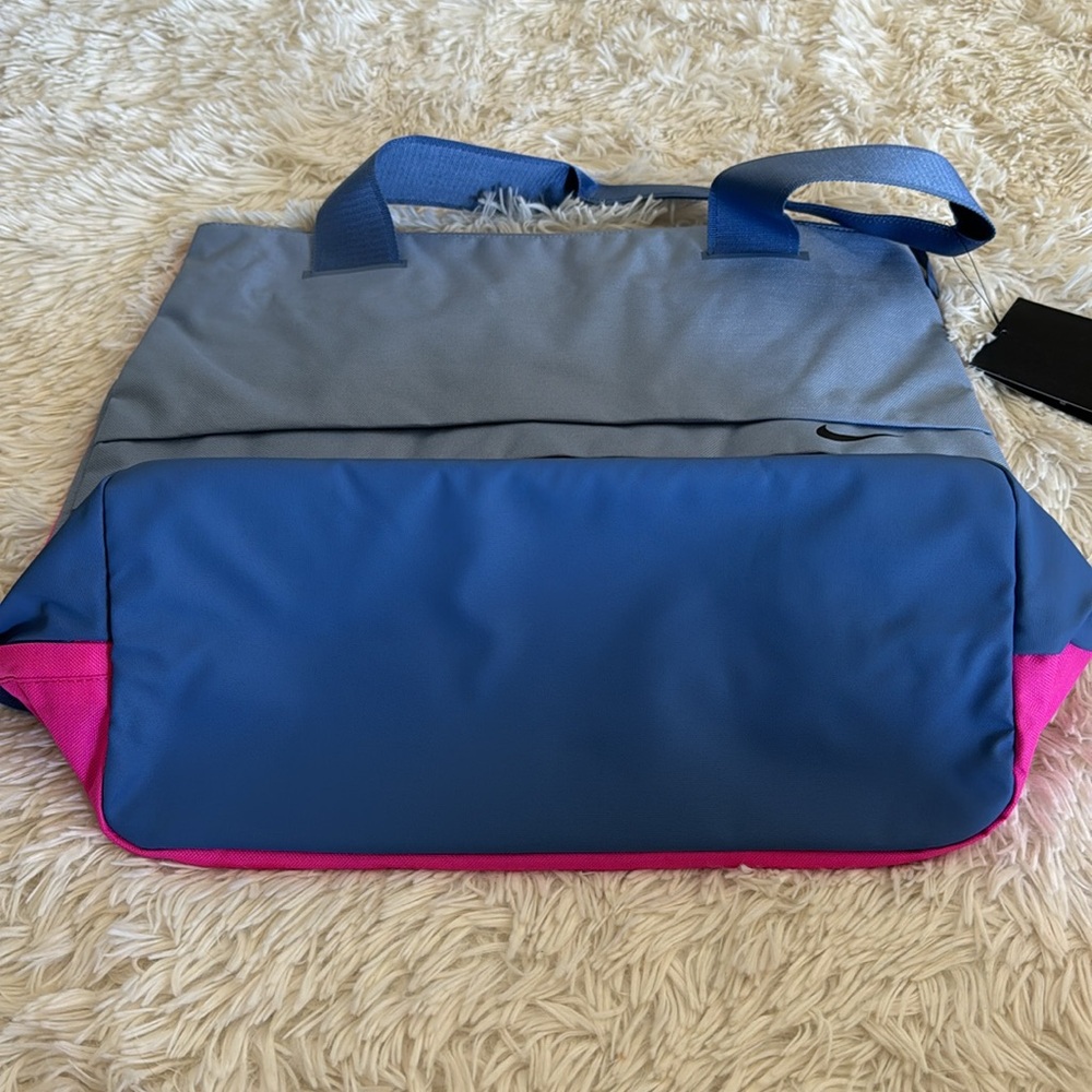 Nike Radiate 20L tote bag - Picture 8 of 11